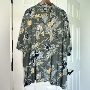Tommy Bahama 100% Rayon Mens Button Up Shirt
Size 2XL XXL